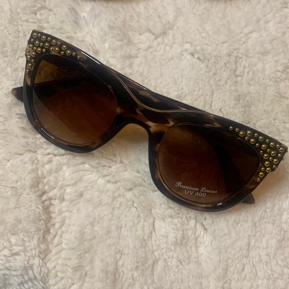 Tortoise & Gold sunglasses